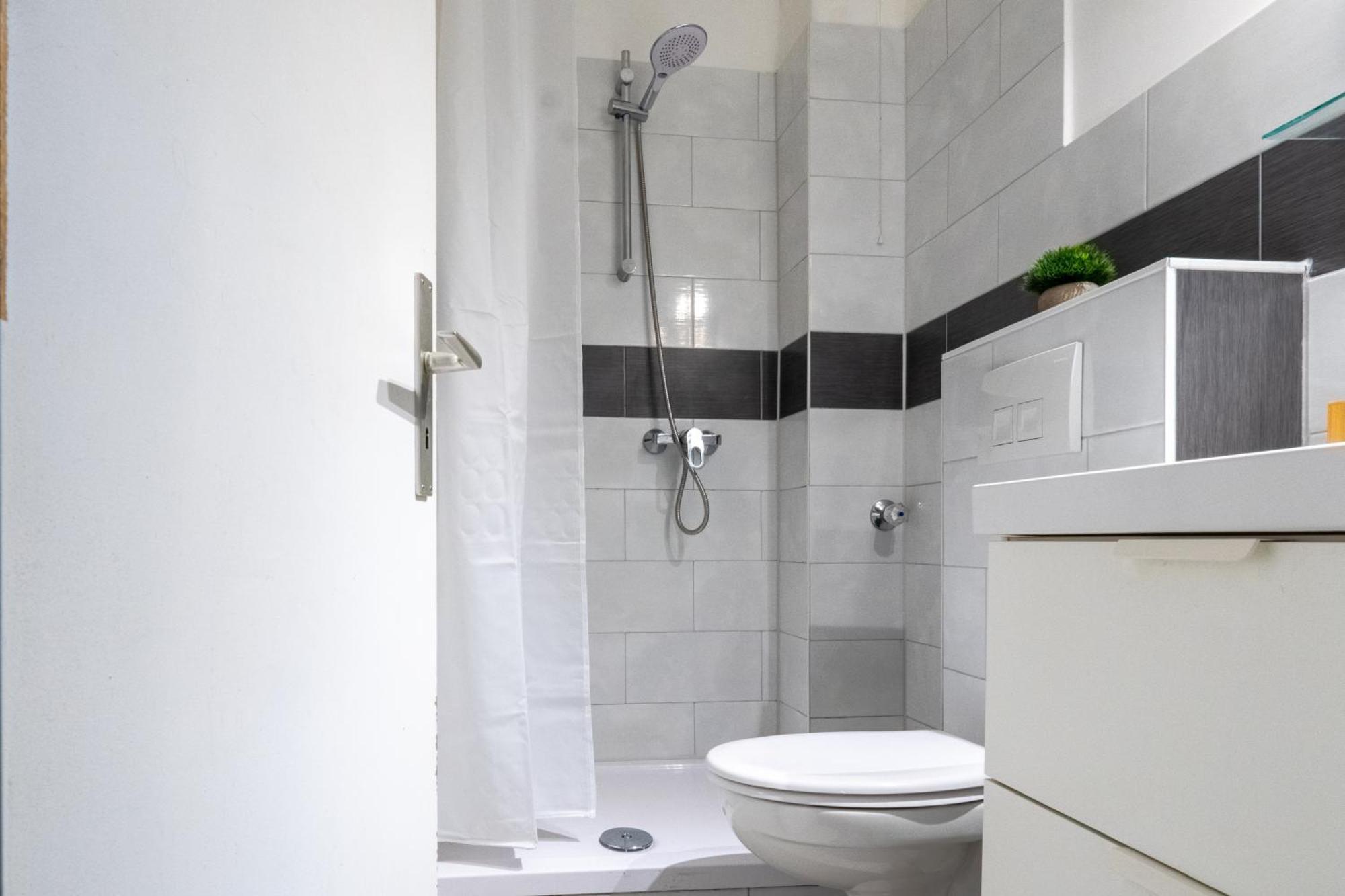 Grosses Apartment Mit 2 Balkonen Zentral Am Nordertor Flensbourg Extérieur photo