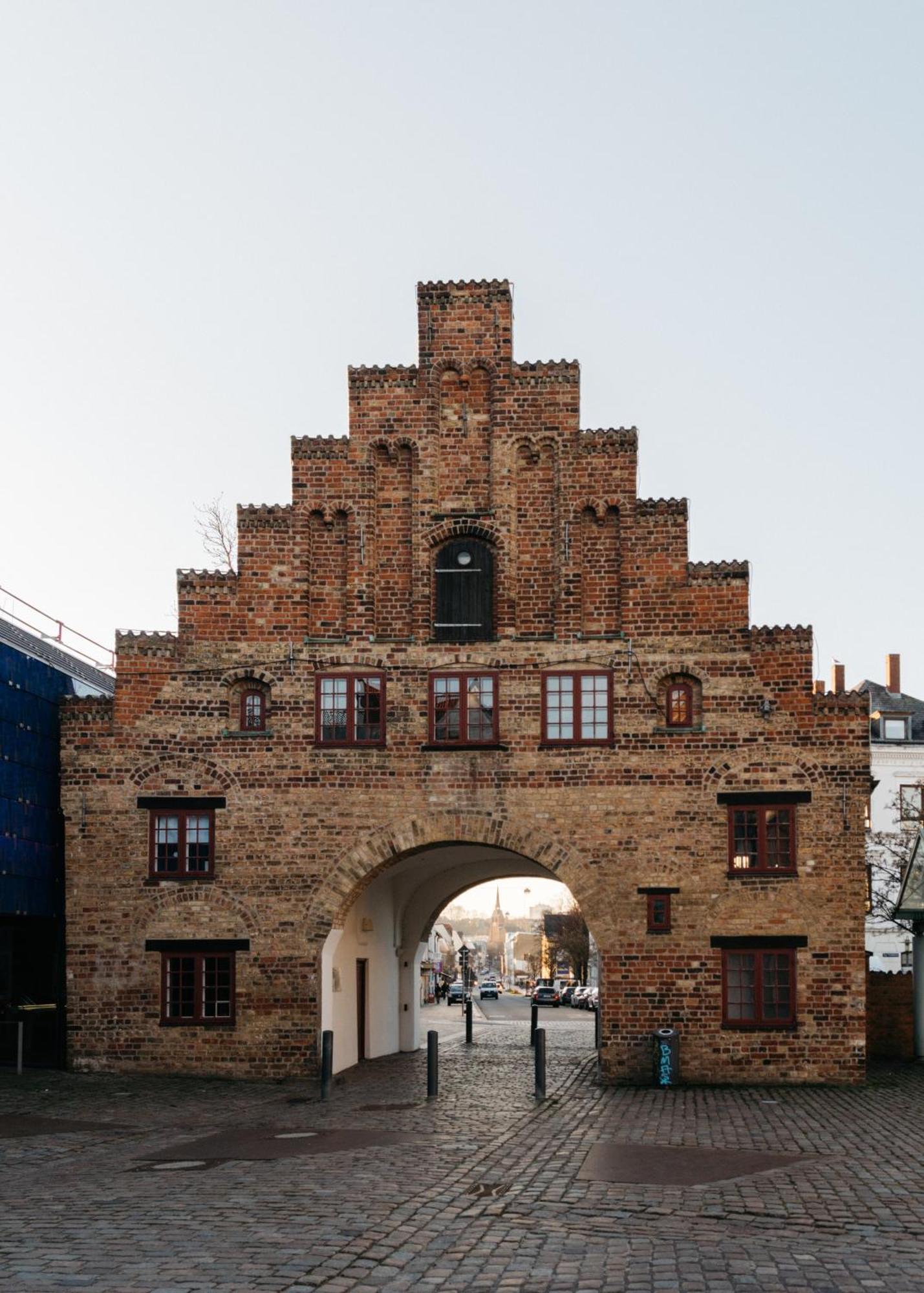 Grosses Apartment Mit 2 Balkonen Zentral Am Nordertor Flensbourg Extérieur photo